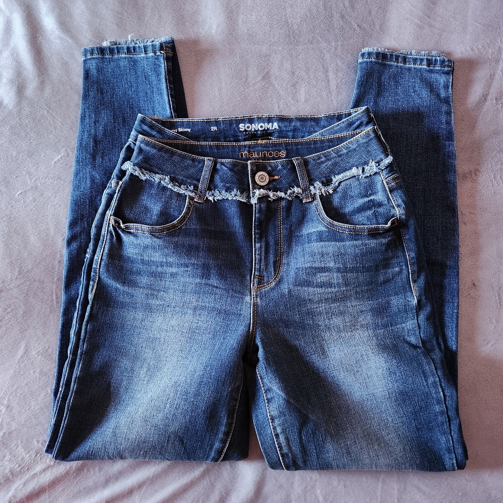 2 Curvy Jeans